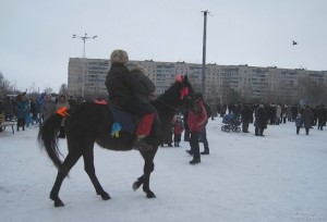 На коне