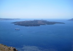 Дремлющий вулкан Неа Камени