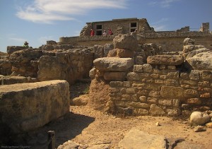У входа в лабиринт