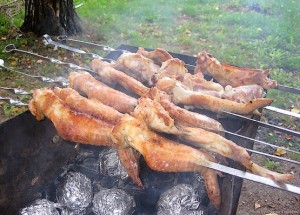 Крылья и картошка на мангале