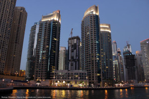 Высотки включают огни