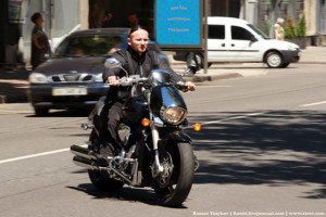 По городу на мотоцикле