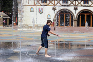 Сквозь струи воды