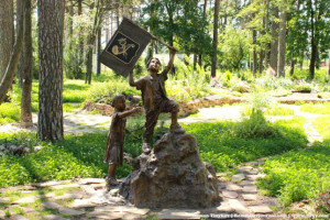 С гербом Харькова