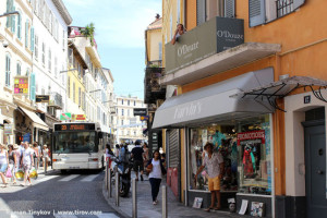 Перекур на рекламном балконе