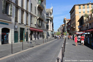 Чисто в Ницце на улицах