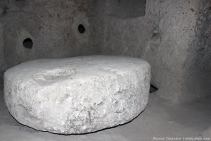 Камень, запирающий вход в город