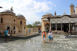 Кладбище в мавзолее Мевляны