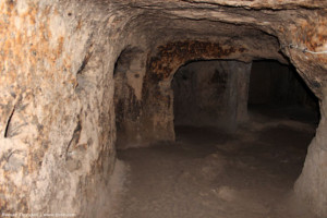 Тоннель, ведущий в подземный город