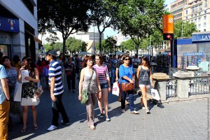 У Площади Каталонии