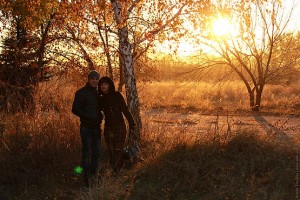 Таня с братом у березки