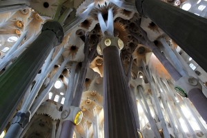 Внутри Саграда Фамилия