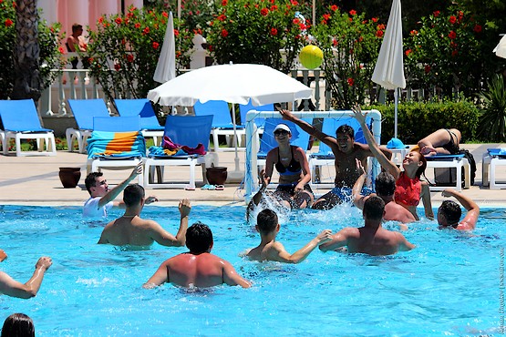 Водное поло в бассейне отеля Venezia Palace Deluxe Resort 5*