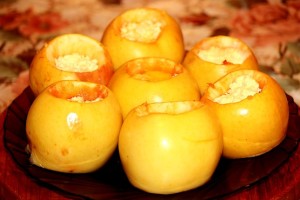 Яблоки запечённые с творогом и медом