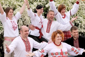 Позитивные люди в вышиванках