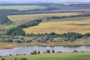 Вид на поля и реки Харьковской области с вертолёта