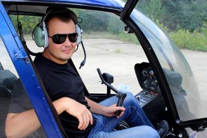 За штурвалом вертолёта перед полётом