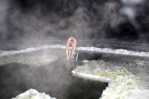 Ледяная вода в проруби