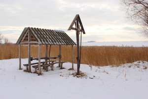 У освященного источника