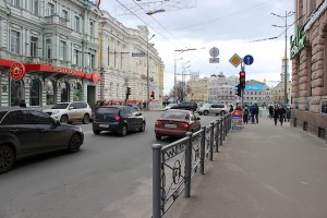 На перекрёстке у "Пузатой хаты"