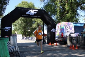 Лидер забега на 10 км 4F Kharkiv Riverside Run 2018 Spring