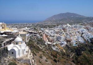 Фира город на скале в Греции